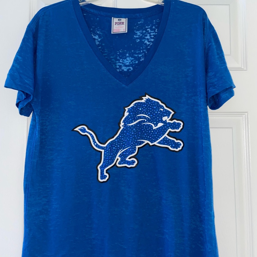 Victoria’s Secret PINK Lions t shirt